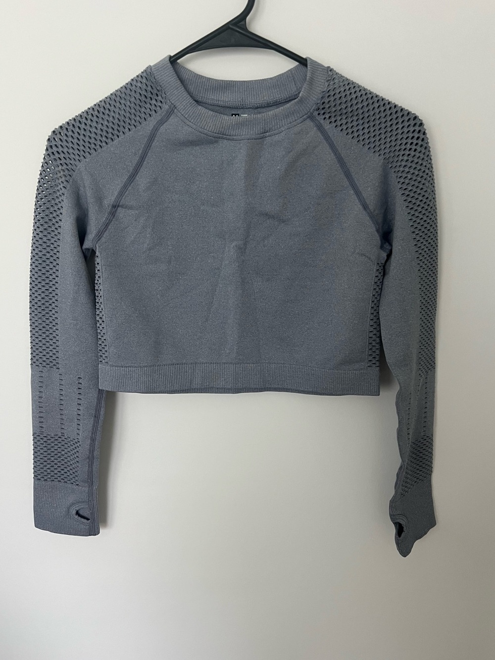 Amazon Gray Cropped Long Sleeve Workout Top Women's Size Medium